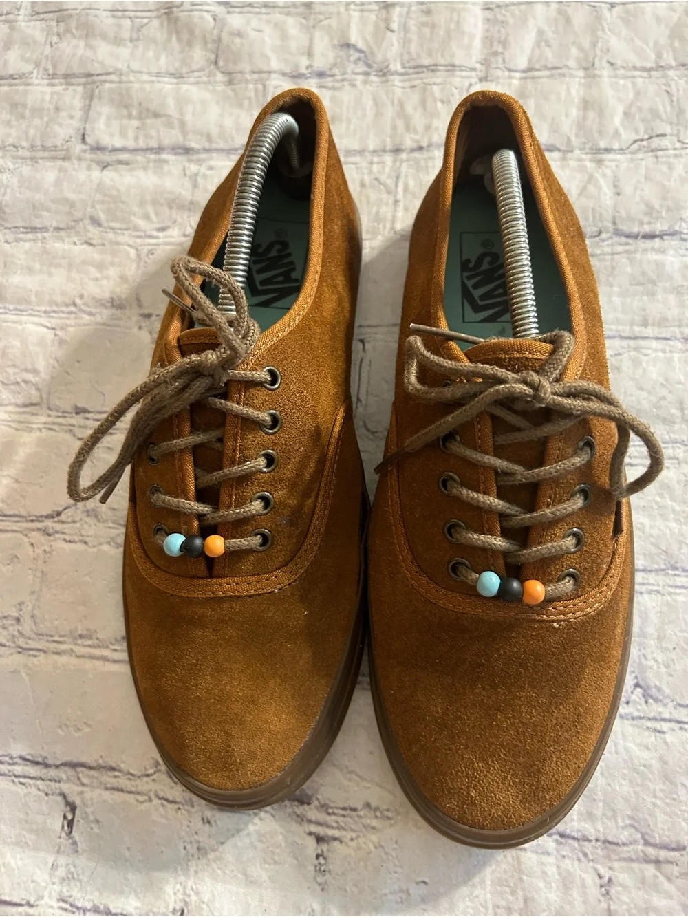 VANS BROWN SUEDE M(8.5) W(10) UNISEX COLORFUL BEADS THREADED ON LACES SNEAKERS